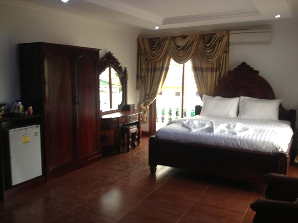 Emerald Bb Battambang Hotel Zewnętrze zdjęcie