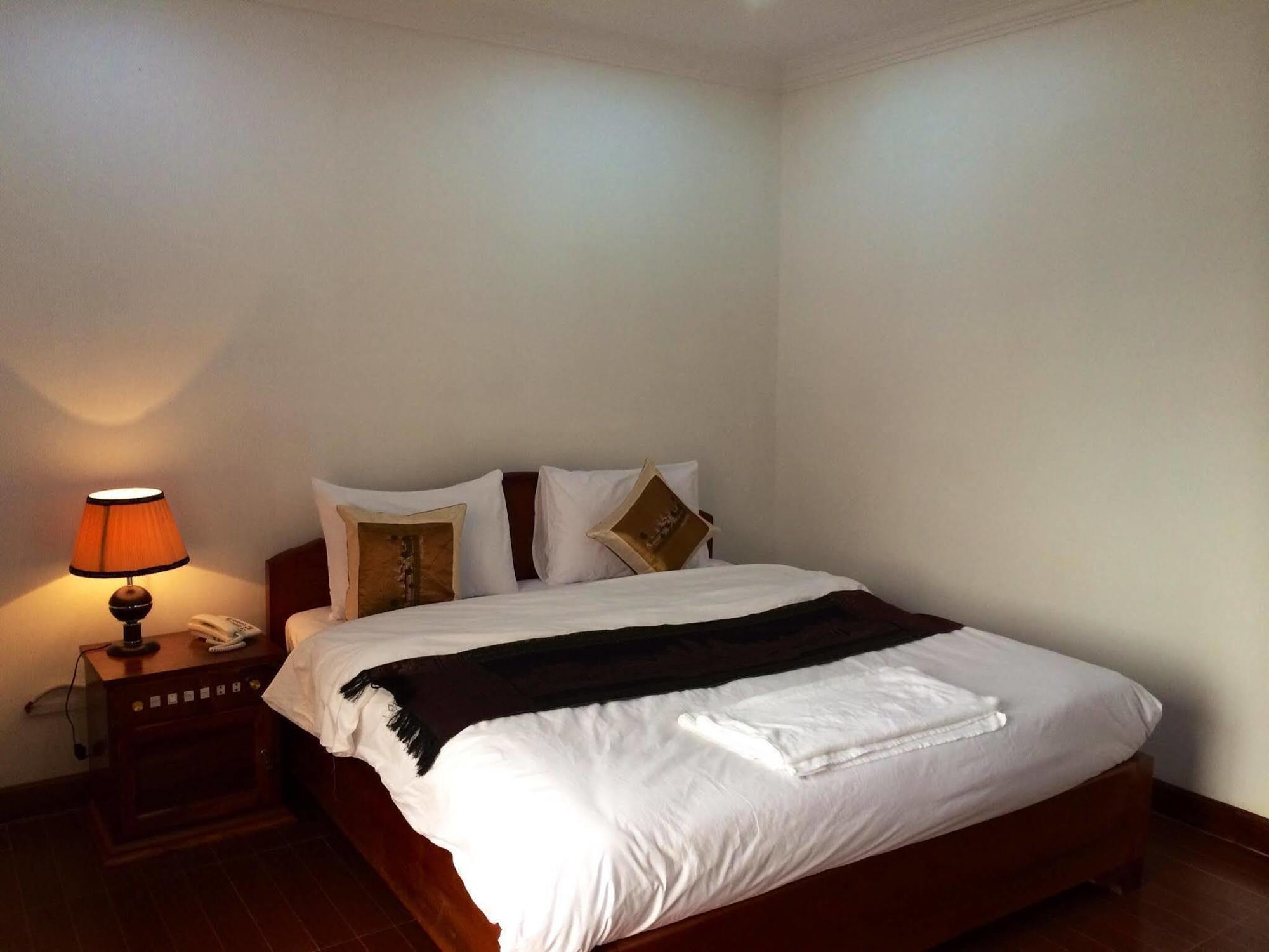 Emerald Bb Battambang Hotel Zewnętrze zdjęcie