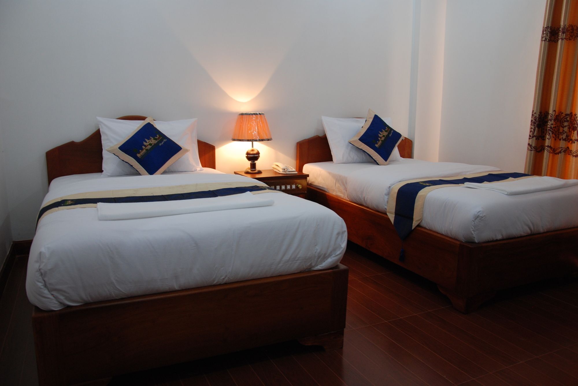 Emerald Bb Battambang Hotel Zewnętrze zdjęcie