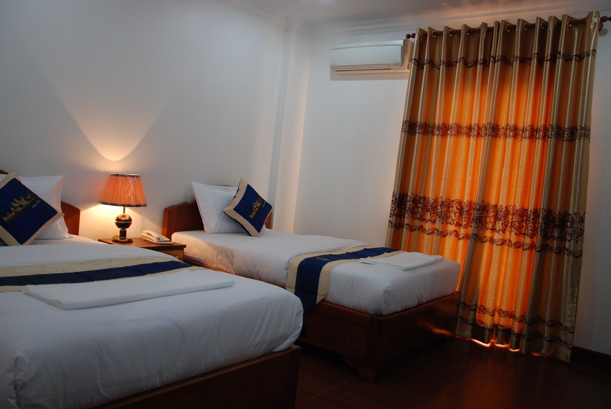 Emerald Bb Battambang Hotel Zewnętrze zdjęcie